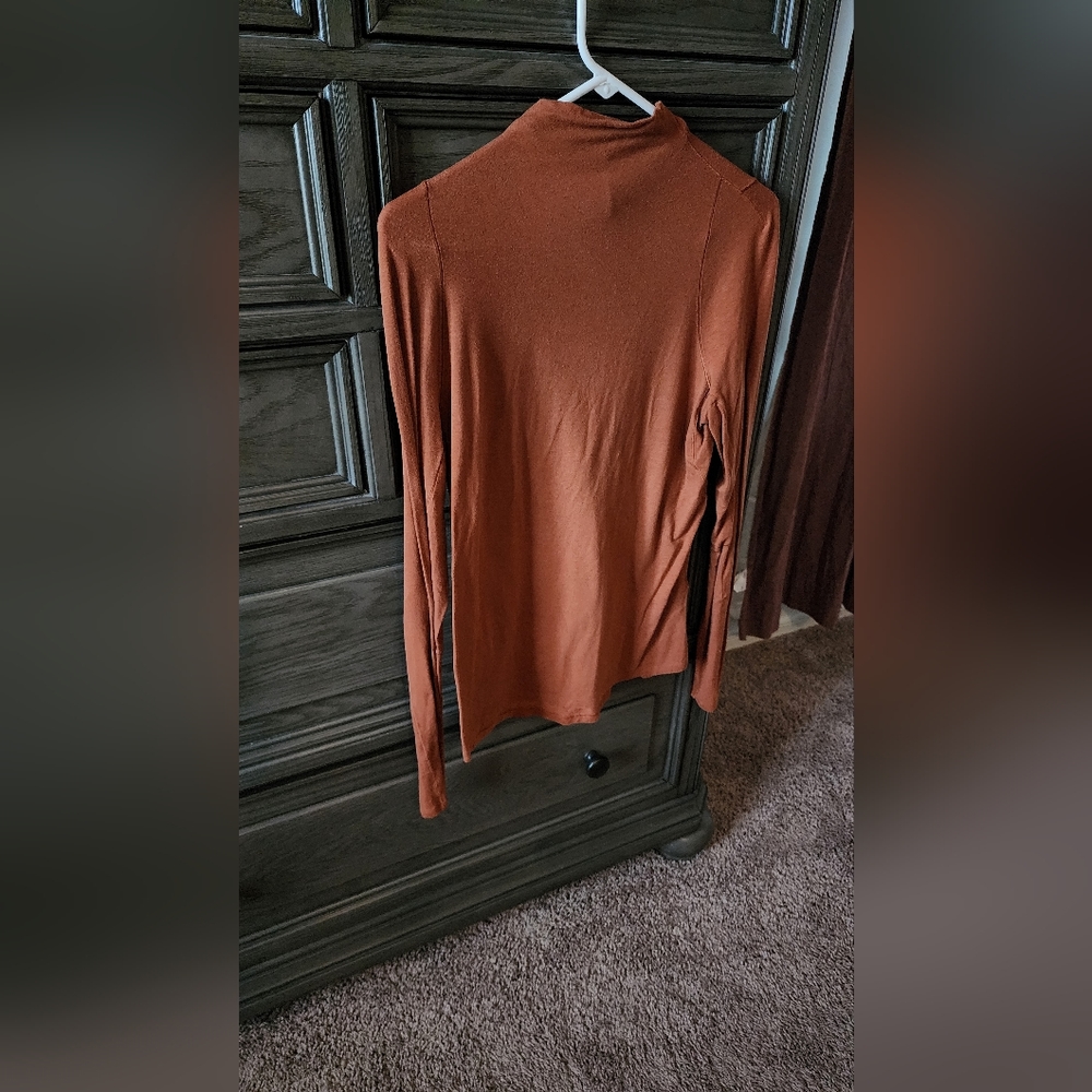 Lululemon Mock neck long sleeve - Picture 2 of 8